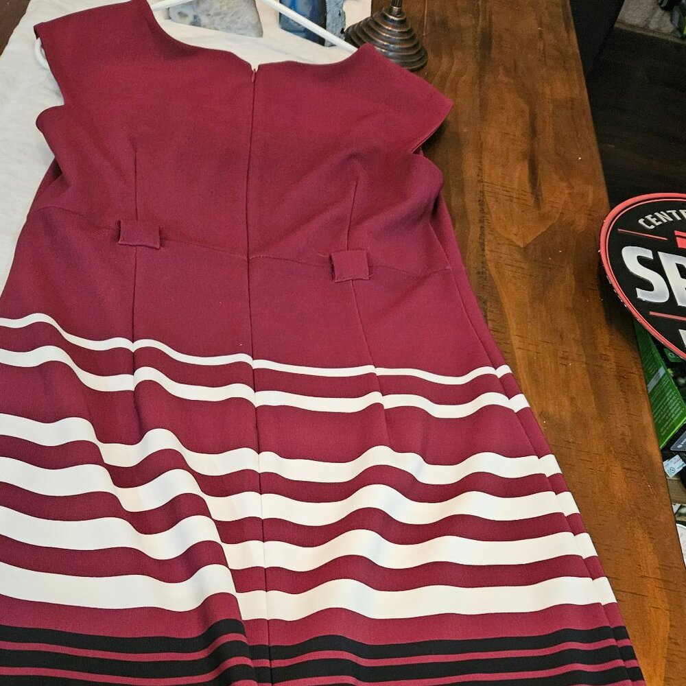 ILE New York Size 10 Dress